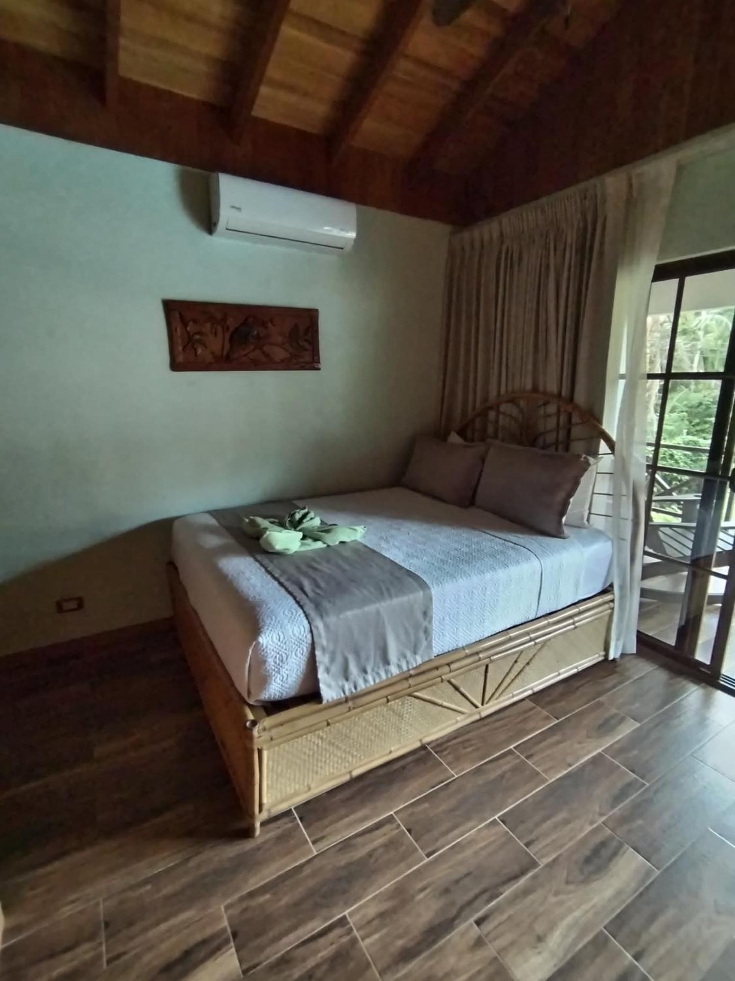 Bungalows Beachfront Hotel Punta Uva Zewnętrze zdjęcie
